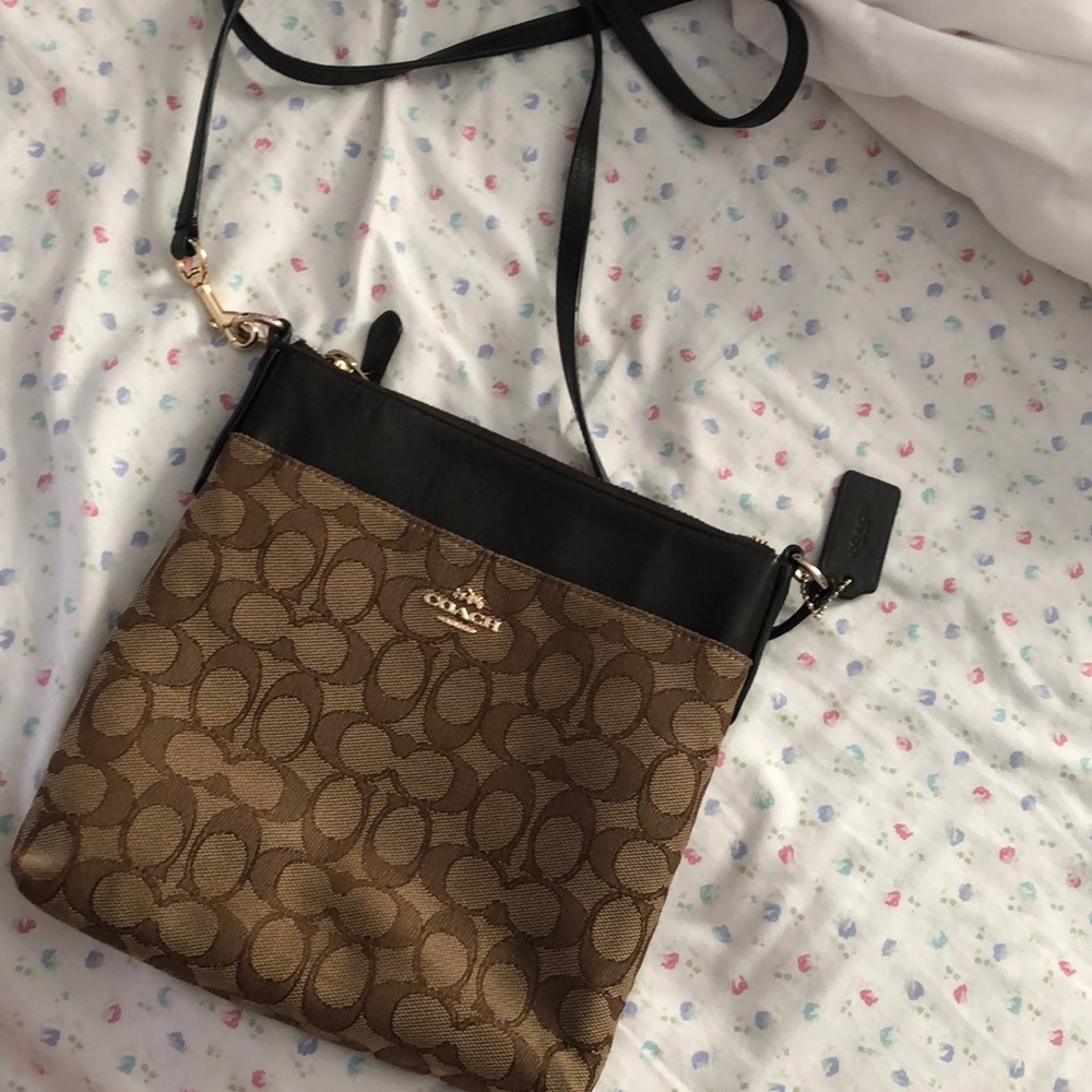 Crossbody purse